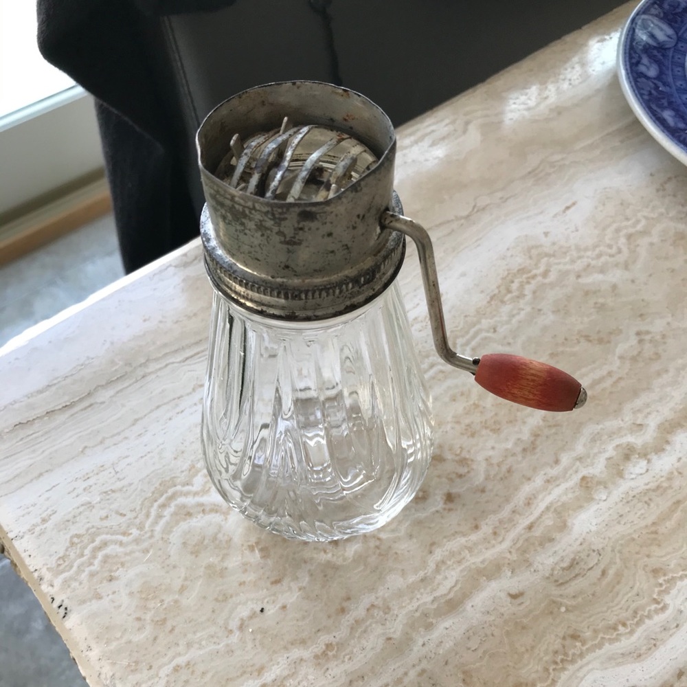 VINTAGE NUT CHOPPER/GRINDER WITH WOOD HANDLE